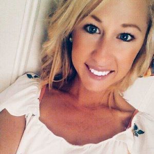 Meet your Posher, Caitlin